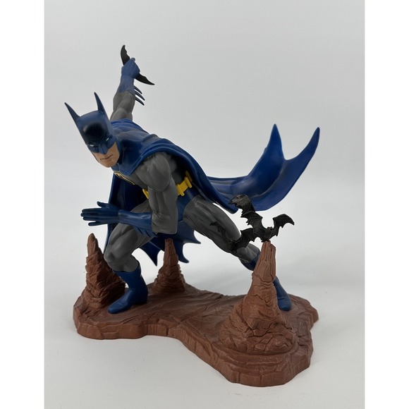 Diamond Select Toys Batman Neal Adams DC Gallery PVC Statue Exclusive W/Box - Picture 1 of 12